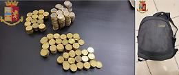 Ruba 400 euro in moneta, preso mentre tenta di cambiarli in un supermercato