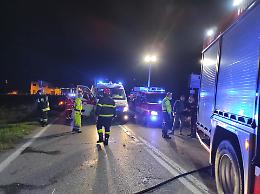 FOTO Le immagini del tremendo schianto frontale a Rivolta