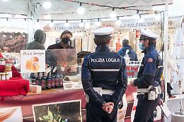 FOTO Festa del Torrone, stand e controlli