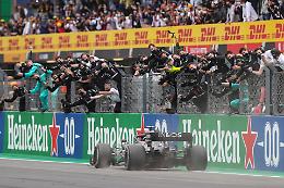 F1, Portogallo: trionfa Hamilton e entra nella storia (92 vittorie), quarto Leclerc