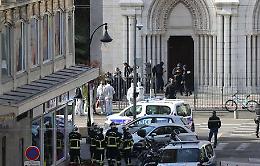 La Francia sotto attacco: a  Nizza 3 morti, 2 decapitati