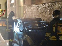 Auto in fiamme ad Asti, arrestato 17enne che agiva per noia