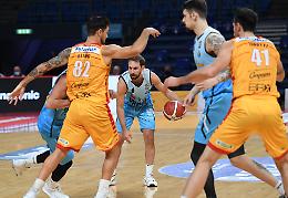 Vanoli encomiabile, ma vince Pesaro 95-83 all'overtime