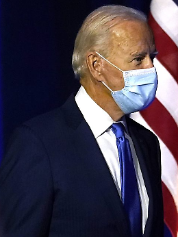  Biden fa entrare i richiedenti asilo bloccati in Messico