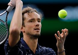 Tennis: Medvedev vince Parigi-Bercy