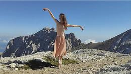 Rebecca balla sul mondo