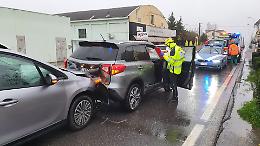 Doppio tamponamento, un ferito lieve: disagi al traffico