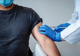 Covid: volontario pronto a vaccinare i figli