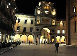 Con i nuovi fari piazza Duomo è scintillante