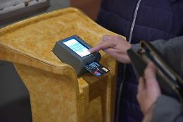 Il Bancomat in chiesa portafoglio degli ultimi