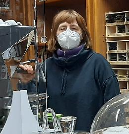 «Duro resistere con soli 50  caffè. Ma io resto qui» 