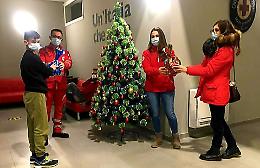 L’albero solidale regala un sorriso ai bimbi