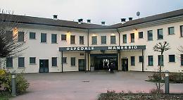 Anziano trovato morto a terra in ospedale Manerbio, indagine