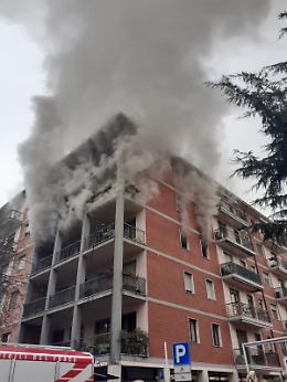 VIDEO Incendio  in via Desti a Crema