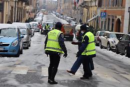 Corso XX Settembre è una pista di pattinaggio: ci pensano i vigili
