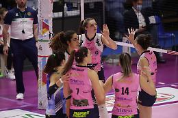 E'più lotta, ma cede con Scandicci (1-3)