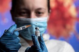 Covid, vaccino Pfizer: la Norvegia registra 23 morti per 'gravi effetti collaterali sugli anziani' 