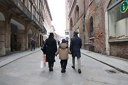 Cremona, le immagini del primo giorno di 'zona rossa'