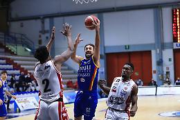Vanoli grande cuore, Milano vince al fotofinish ( 81-83)