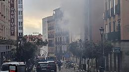 Esplosione a Madrid, almeno tre morti: si cerca tra le macerie