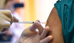 Vaccini: Gimbe, richiami a rischio, regioni accantonino fiale