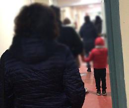 Code per i tamponi, esplode la protesta
