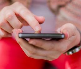 Avrebbe adescato una studentessa, bidello a processo