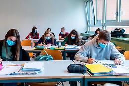 Scuola, iscrizione alle prime classi: il 48% si è iscritto a un liceo
