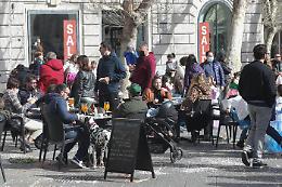 Da oggi l'Italia è più gialla, tra 7 giorni decisioni su spostamenti tra Regioni