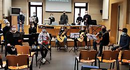 FOTO Il provveditore in visita alle scuole della città