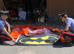 Stalking dal cielo,  condanna ridotta a 20 mesi per "Batman"