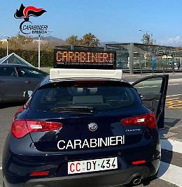 Richieste di denaro e botte agli studenti, arrestato 21enne