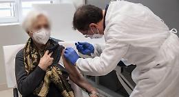 Ore 13: gli over 80 possono prenotare la vaccinazione