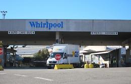 Whirlpool, Giorgetti incontra lavoratori