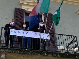 Solarolo Rainerio, striscione per il ritorno del sindaco Ceresini