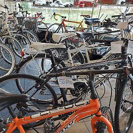Bici in dono  e i disabili le aggiustano