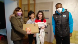 Denisa, il sorriso più bello: ora può tornare 'a scuola'