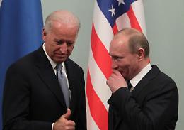 Biden: 'Putin è un assassino, pagherà per le interferenze'