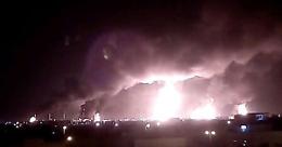 Attacco con un drone, incendio in una raffineria saudita
