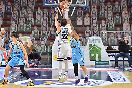Vanoli ko a Sassari 95-84 