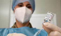 Gli specializzandi diventano vaccinatori