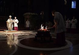 Il Papa: 'Ricominciare è possibile, anche dalle macerie'