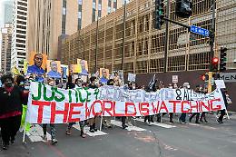 Proteste a Minneapolis, decine arresti