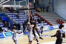 Vanoli missione compiuta, Fortitudo ko (82-74)