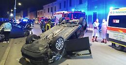 Schianto e auto ribaltata