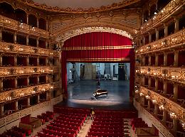 Così rivivranno i teatri: sipario ma non per tutti 