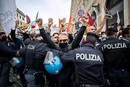 Alitalia: tensione a manifestazione, bloccata Piazza Venezia