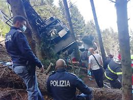 Strage funivia, continuano senza sosta le indagini 