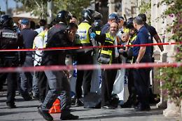 Attentato a Gerusalemme, 4 morti e almeno 15 feriti. Uccisi 2 terroristi