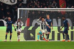 Kalulu salva la Juve e beffa la Lazio al 96&deg;, a Torino finisce 2-2